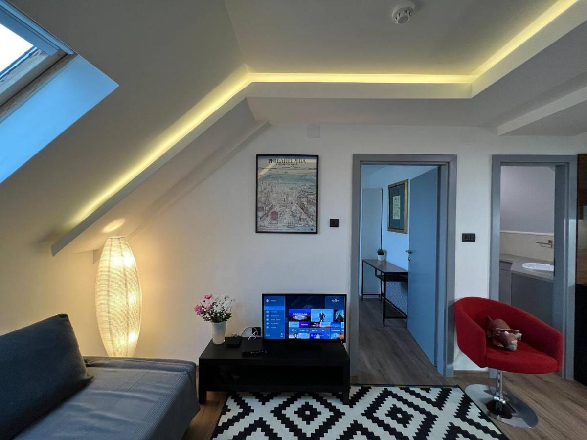 Main Square Apartment Belgrado Esterno foto