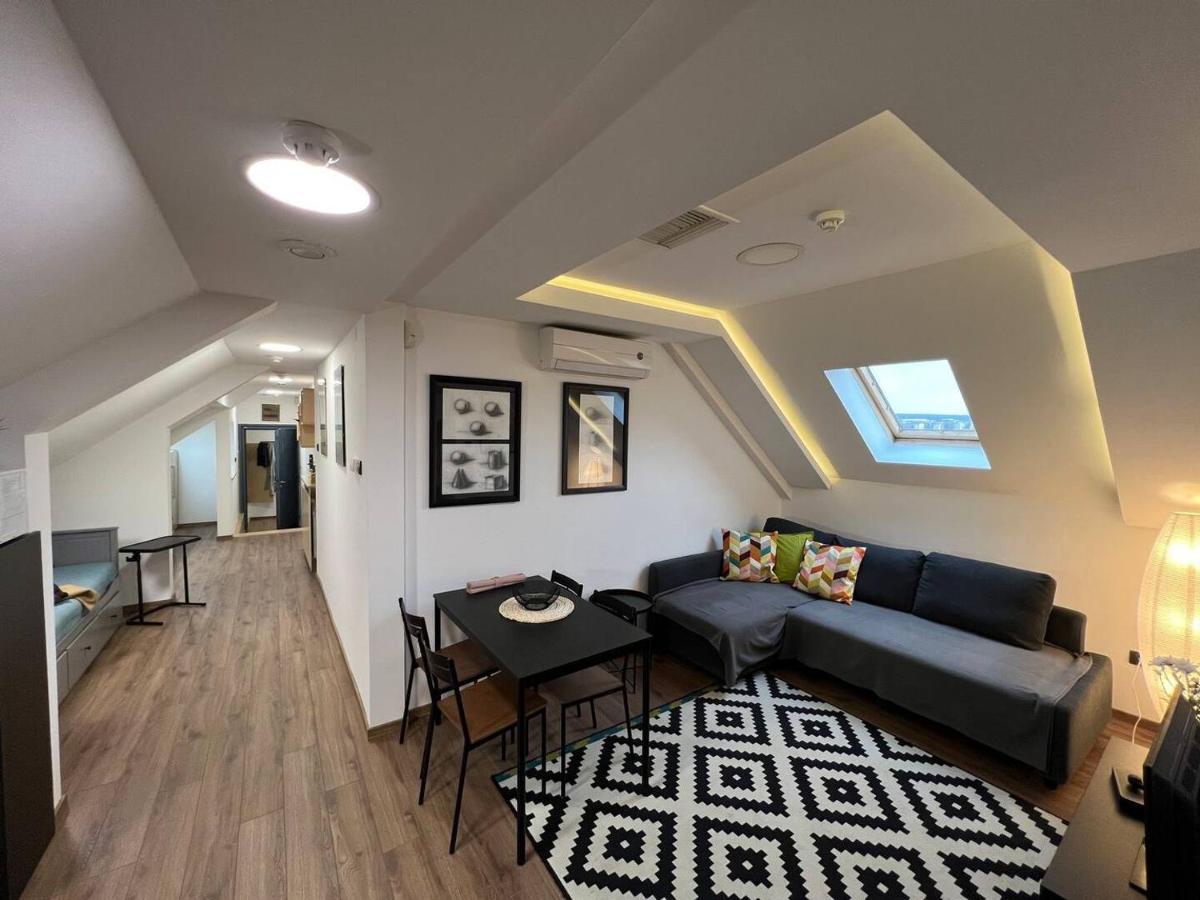 Main Square Apartment Belgrado Esterno foto