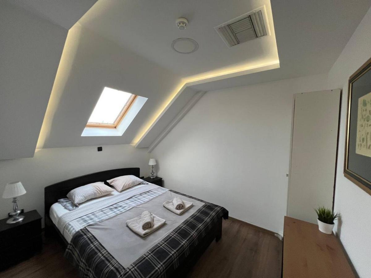 Main Square Apartment Belgrado Esterno foto