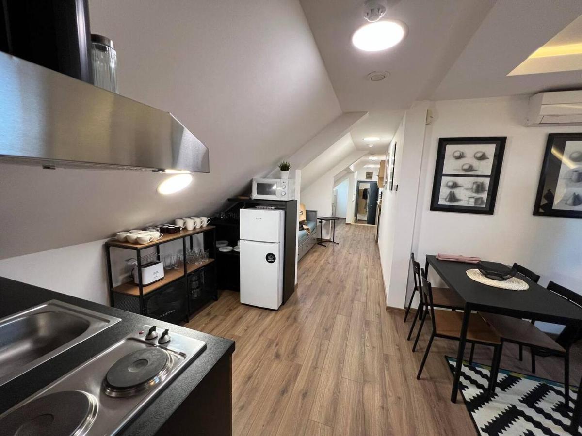 Main Square Apartment Belgrado Esterno foto